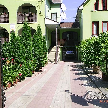 Hotel Alfa Irlyava 外观 照片